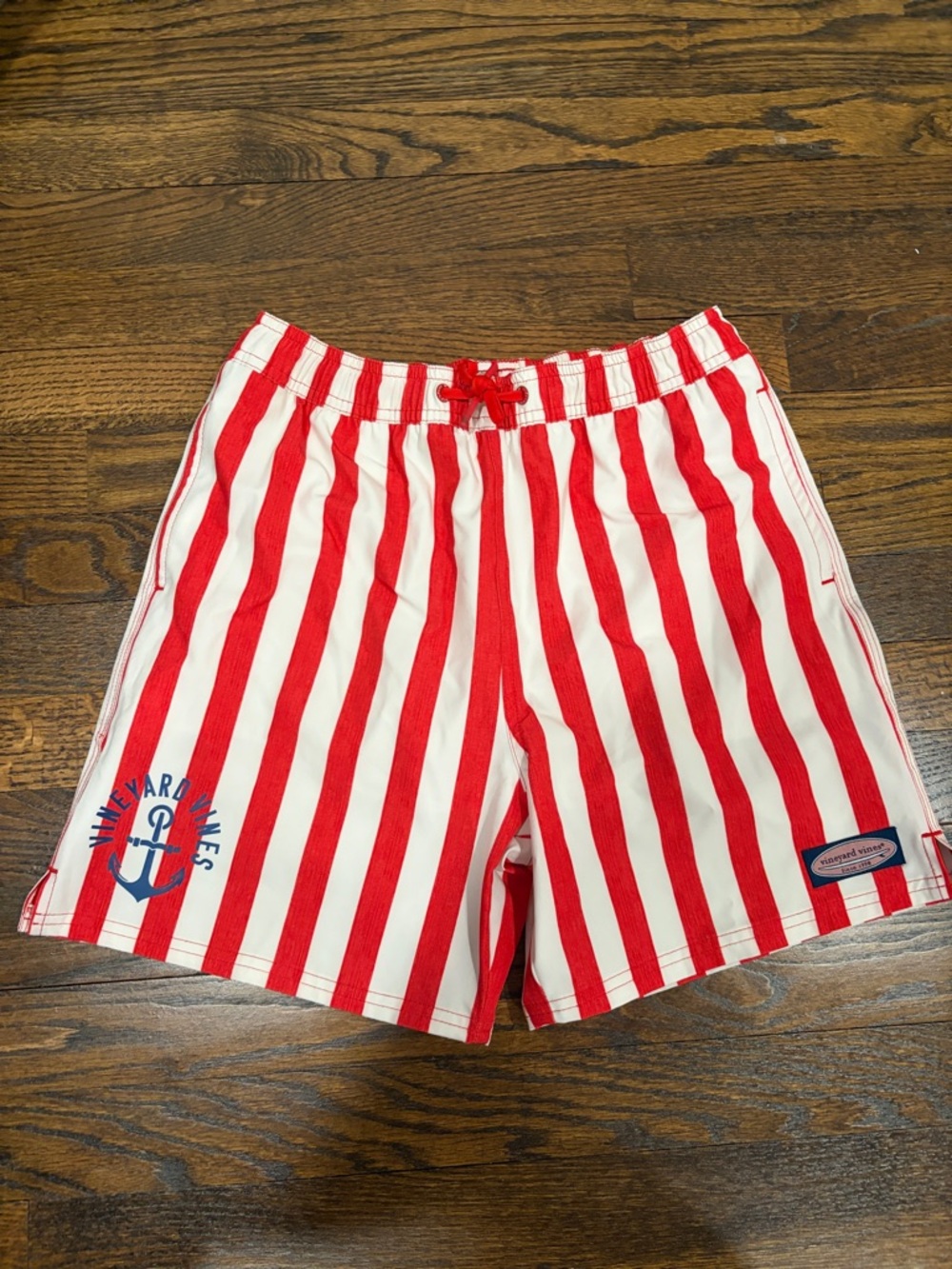 Vineyard Vines Boys Swim Shorts in size Large